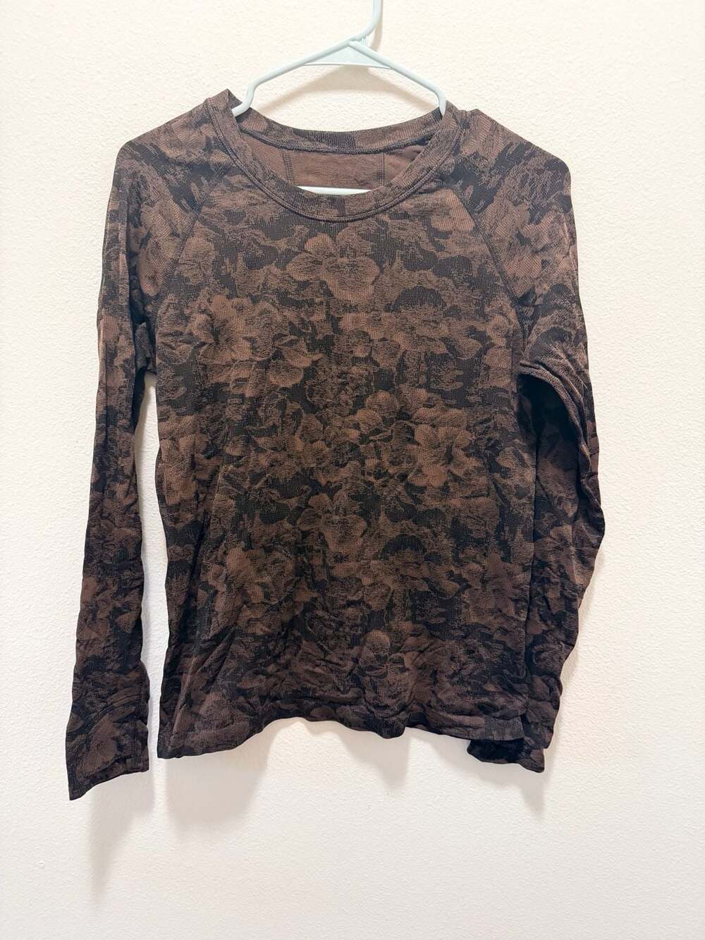 Lululemon Long Sleeve Seamless Athletic Shirt Brown Floral Camo